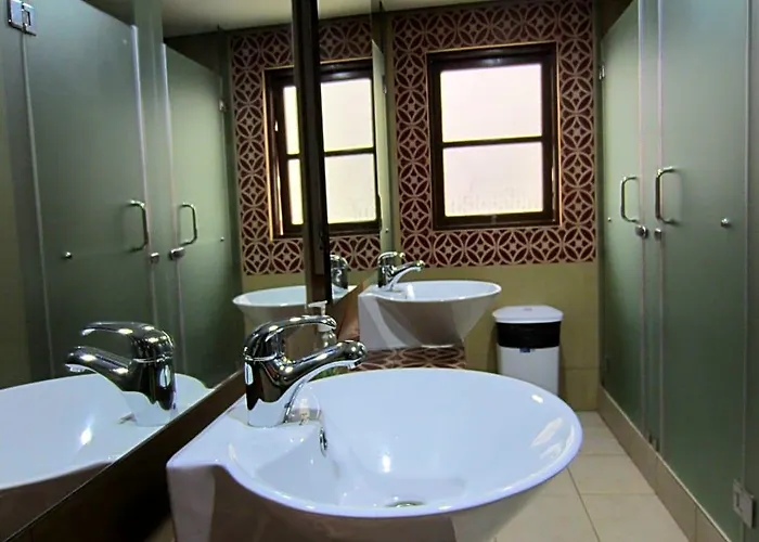 Malate Pensionne Hotel 3*